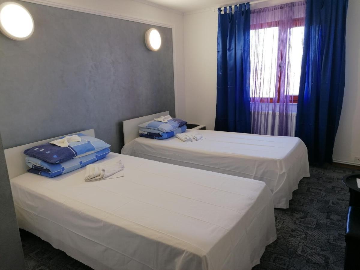 Hotel Hobby Hunedoara Exterior foto