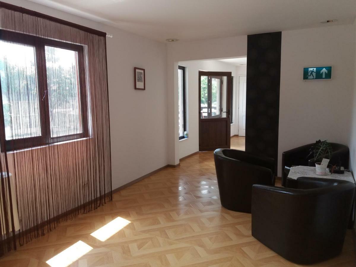 Hotel Hobby Hunedoara Exterior foto